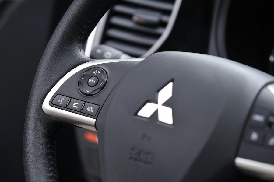 Mitsubishi Outlander 2012 года  (фото 26 из 89)